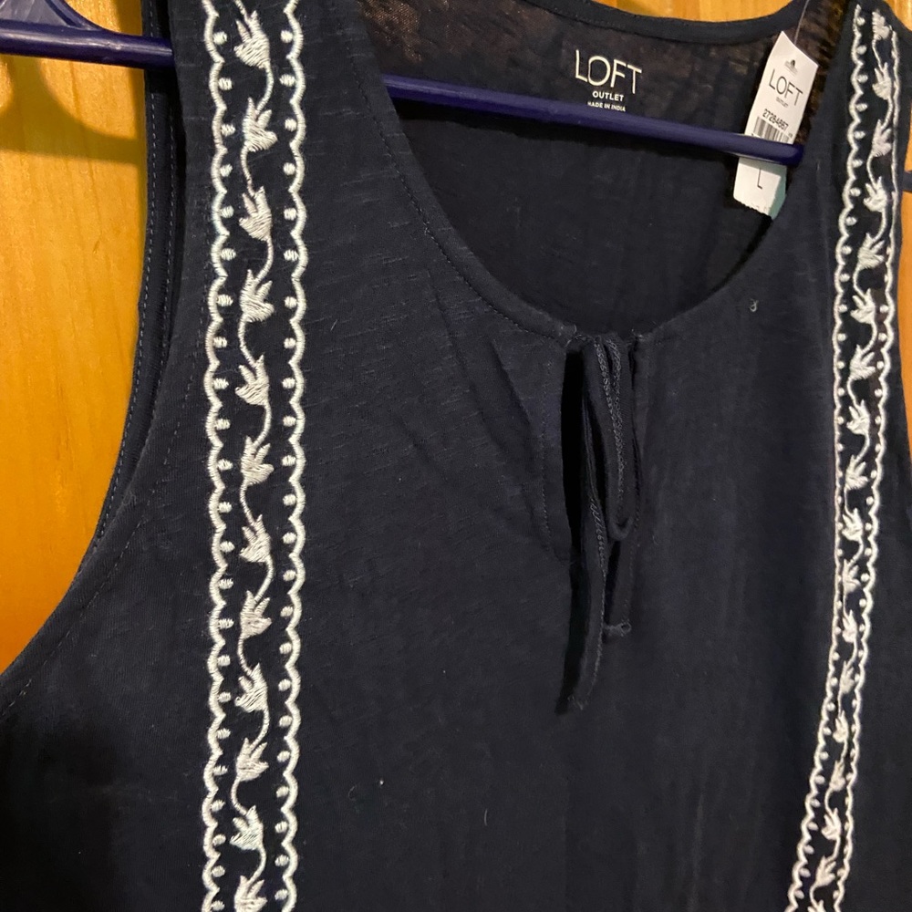 Embroidered Tank - Picture 2 of 4